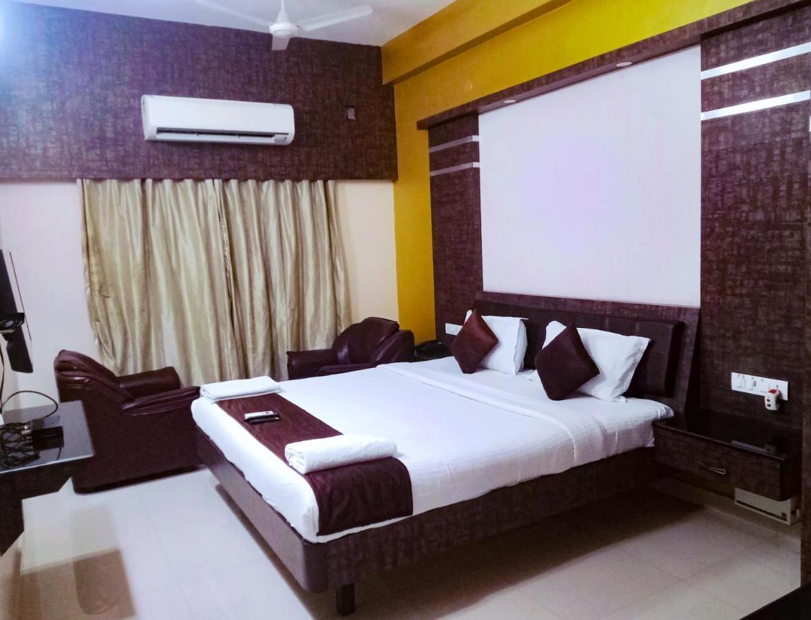 Pine Tree Aparthotel Kanchipuram Exterior photo